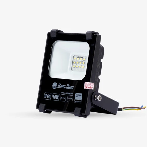 Đèn pha LED 10W CP06 Rạng Đông góc nghiêng mặt trước 1