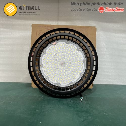 mặt trước đèn led high bay hb03 390 200w