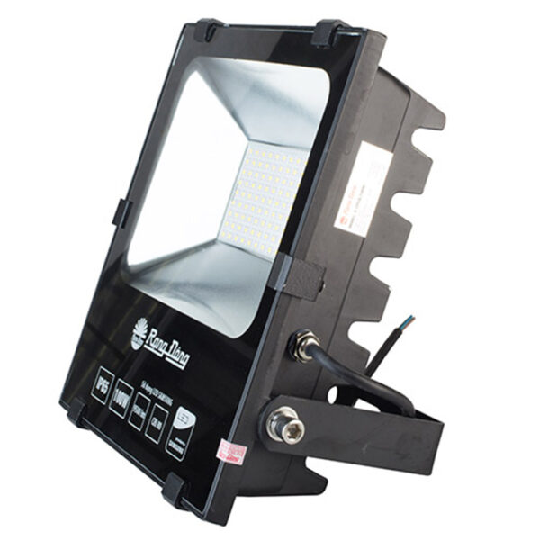 Đèn pha LED 100W CP03L Rạng Đông góc nghiêng mặt trước 2